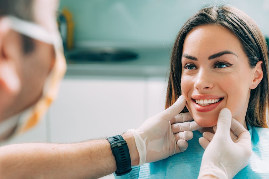 Mujer en odontología