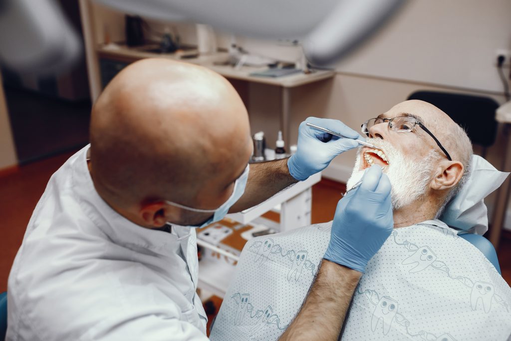 La endodoncia es un tratamiento dental que sana y salva tus dientes, mejorando tu salud oral y calidad de vida. Elige Coomeva Salud Oral.